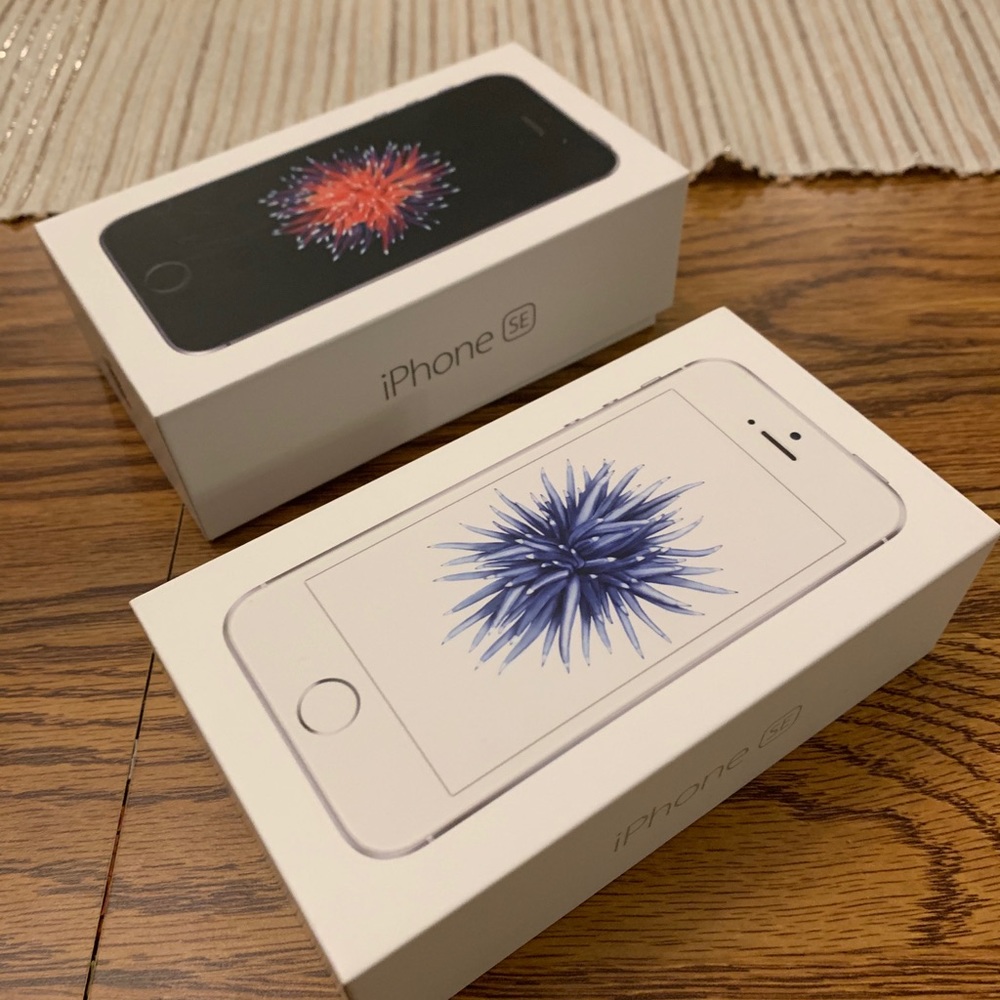 iPhone SE 1st gen straight talk in original box